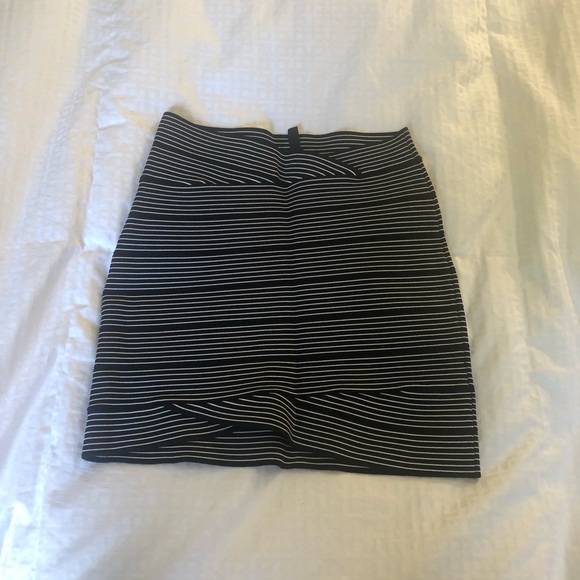 BCBGMAXAZRIA striped pencil/ bandage skirt! - Picture 2 of 4